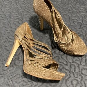 Ladies high heels for parties in excellent condition. Made by Gianni Bini.